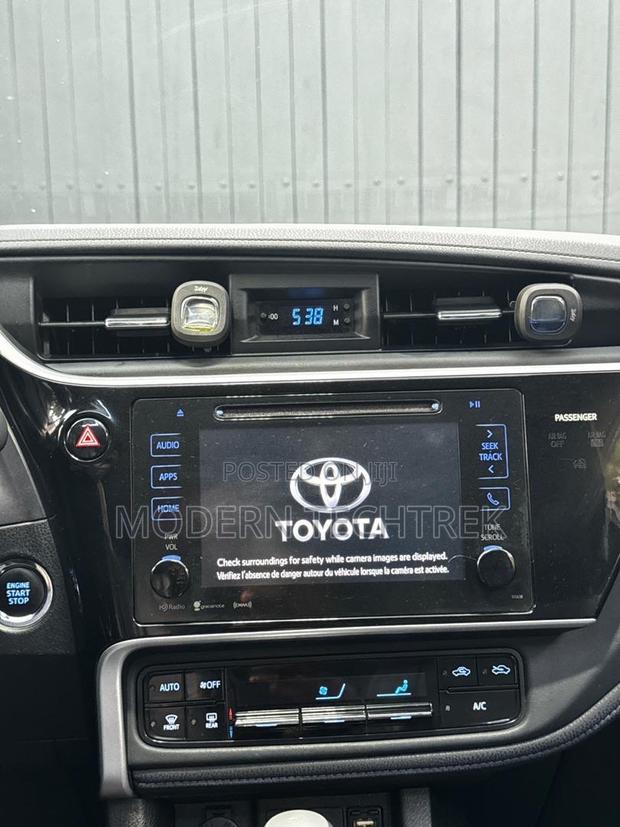 Toyota Corolla SE Special Edition 4dr Sedan (1.8L 4cyl CVT) 2017 Blue