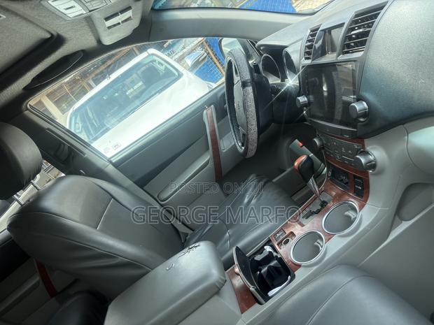 Toyota Highlander 2011 Black