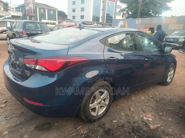 Hyundai Elantra Limited Sedan FWD (1.8L 4cyl 6A) 2016 Blue