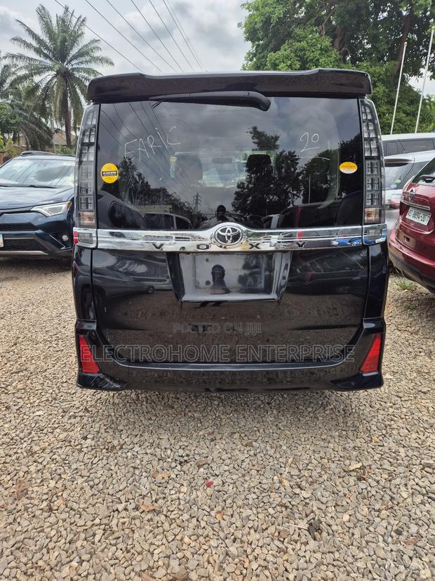 Toyota Voxy 2015 Black