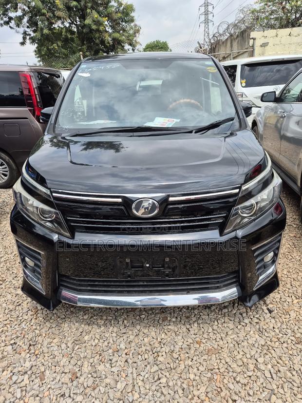 Toyota Voxy 2015 Black