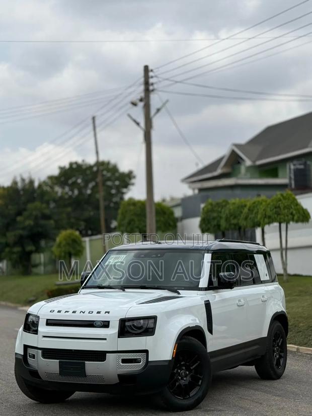Land Rover Defender S 2021 White