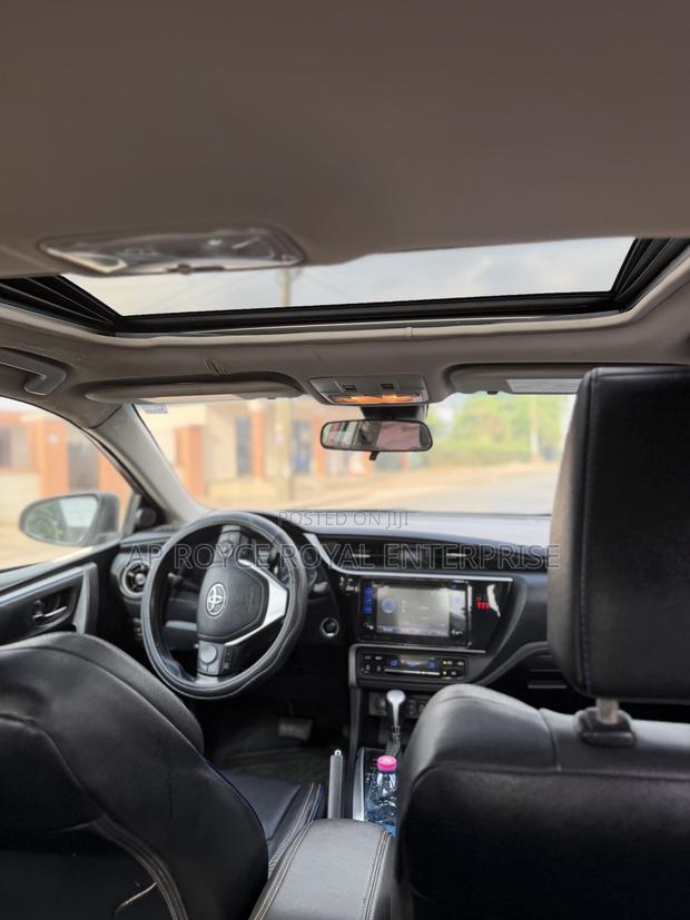 Toyota Corolla XSE (1.8L 4cyl 2A) 2019 Red