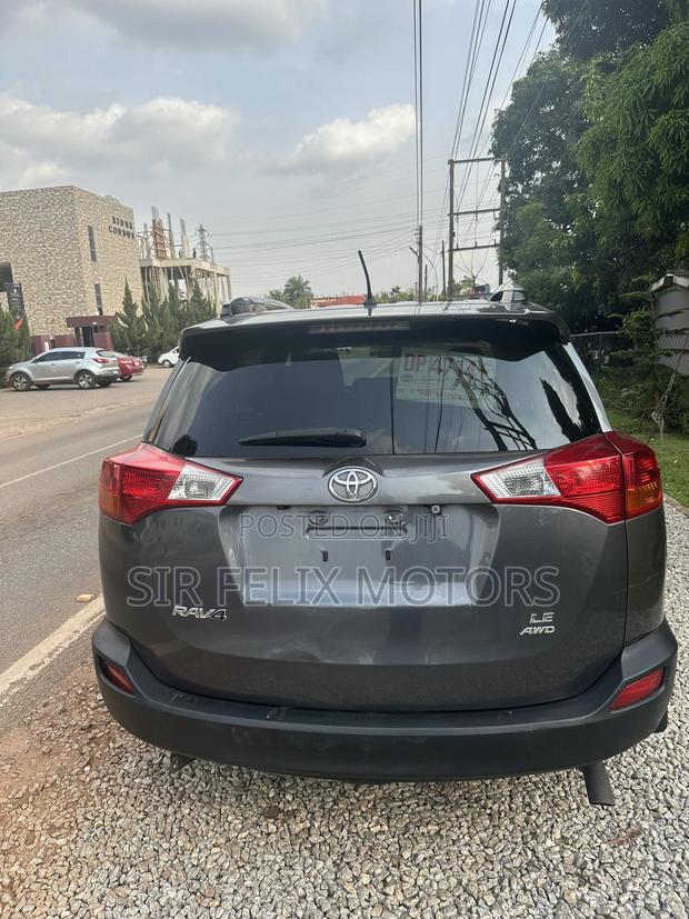 Toyota RAV4 SE AWD (2.5L 4cyl 6A) 2016 Gray