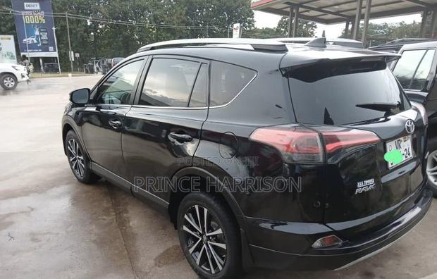 Toyota RAV4 Limited 4dr SUV (2.5L 4cyl 6A) 2018 Black