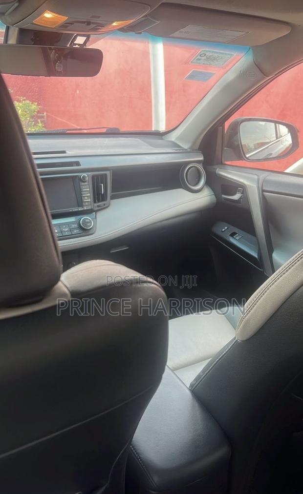 Toyota RAV4 Limited 4dr SUV (2.5L 4cyl 6A) 2018 Black