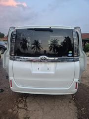 Toyota Voxy 2015 White for sale