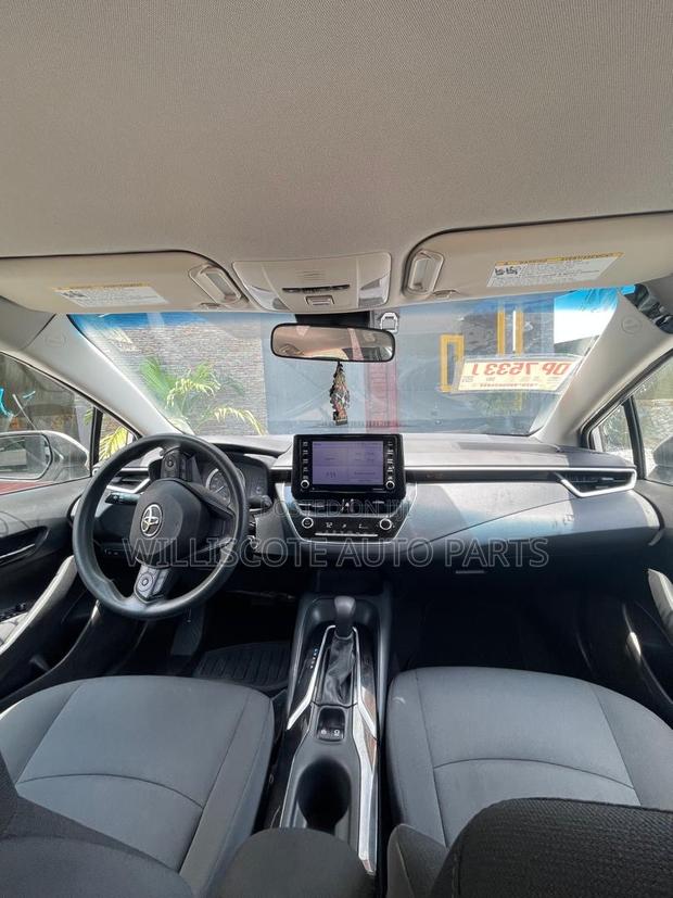 Toyota Corolla LE 2022 Silver