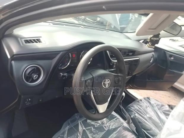 Toyota Corolla LE Eco (1.8L 4cyl 2A) 2019 Gray