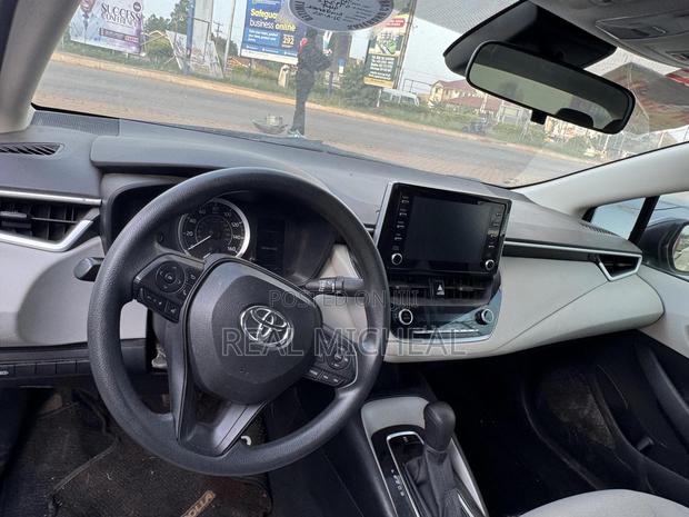 Toyota Corolla LE 2020 Gray