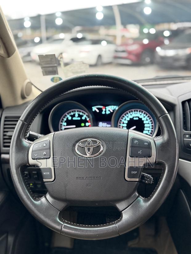 Toyota Land Cruiser 5.7 V8 VXR 2017 Green