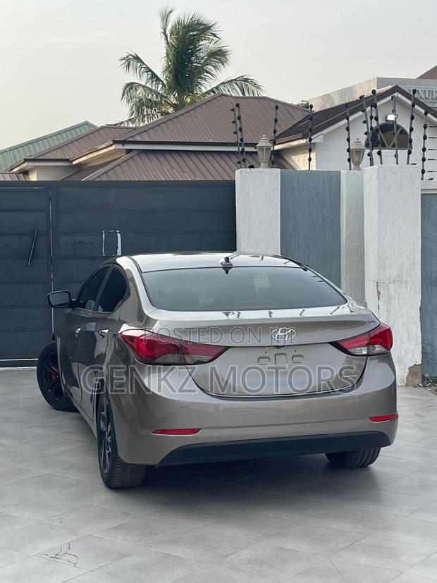 Hyundai Elantra Limited 4dr Sedan (1.8L 4cyl 6A) 2014 Gray