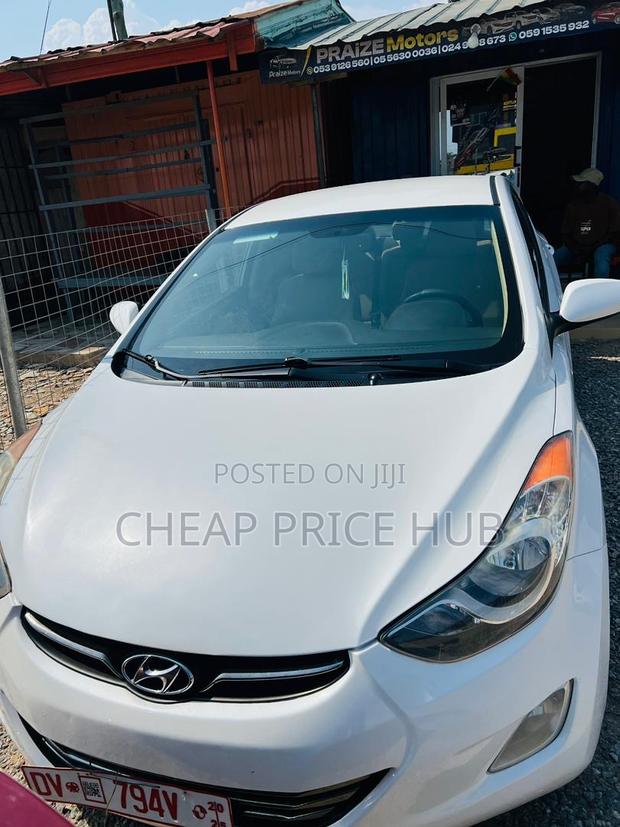 Hyundai Elantra SE 4dr Sedan (1.8L 4cyl 6A) 2015 White