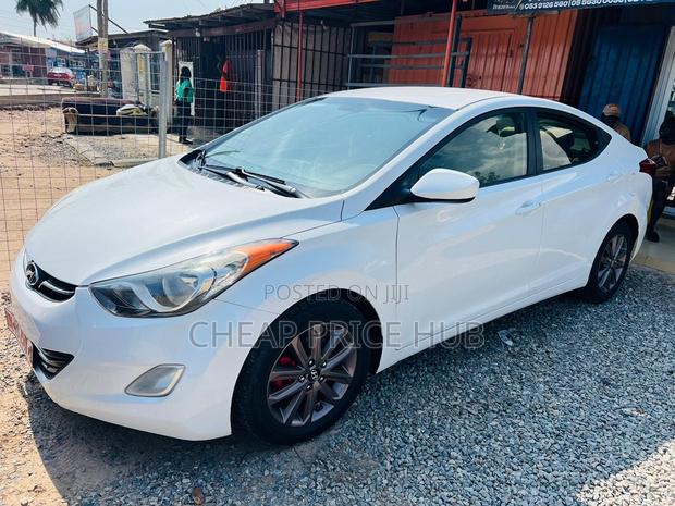 Hyundai Elantra SE 4dr Sedan (1.8L 4cyl 6A) 2015 White