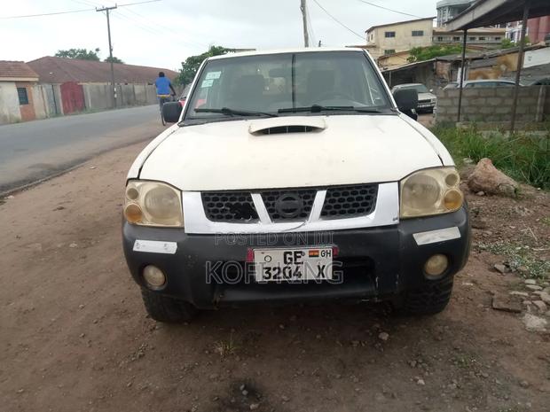 Nissan Hardbody 2008 White