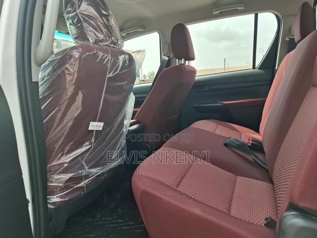 New Toyota Hilux 2025 White