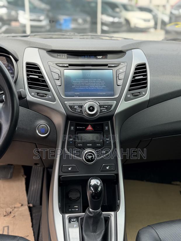Hyundai Elantra Limited 4dr Sedan (1.8L 4cyl 6A) 2015 White