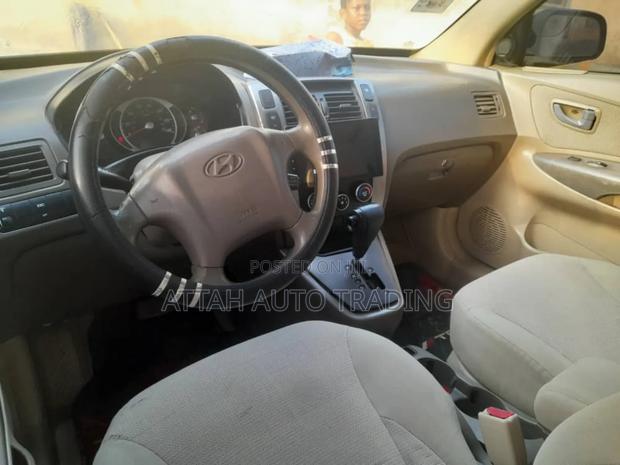 Hyundai Tucson 2005 Brown