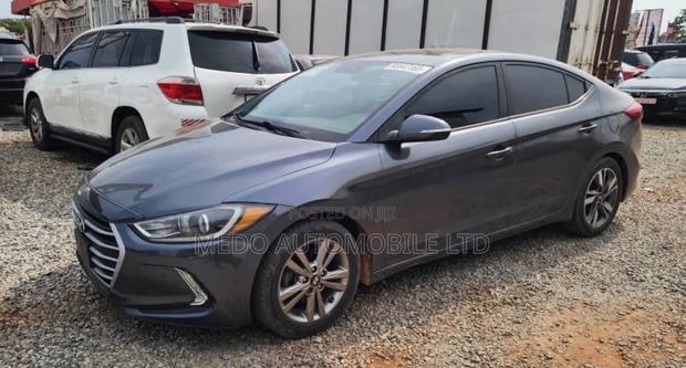 Hyundai Elantra 2017 Silver