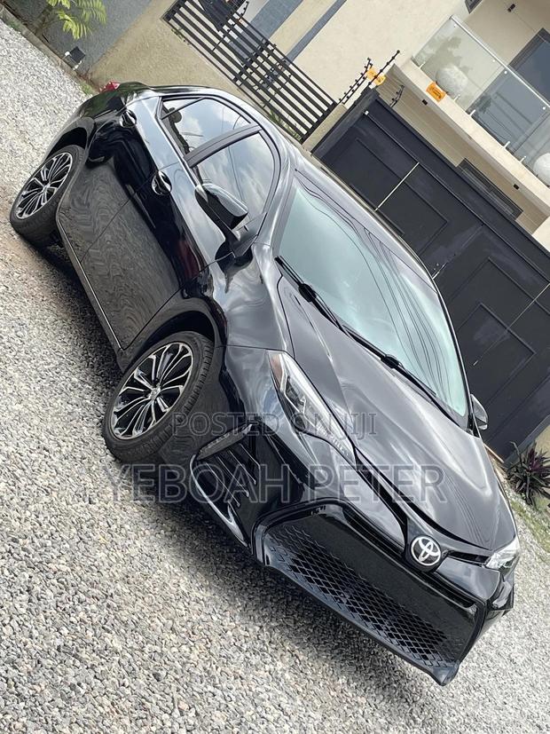Toyota Corolla 2016 Black