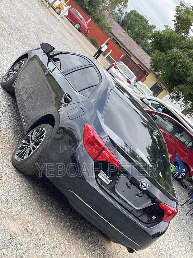 Toyota Corolla 2016 Black