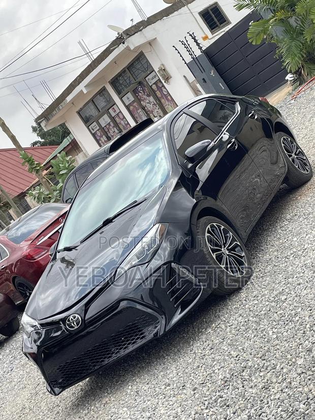 Toyota Corolla 2016 Black