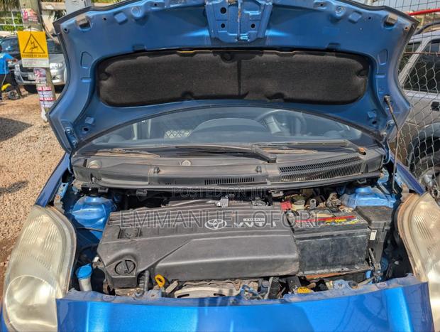 Toyota Yaris 2010 Blue