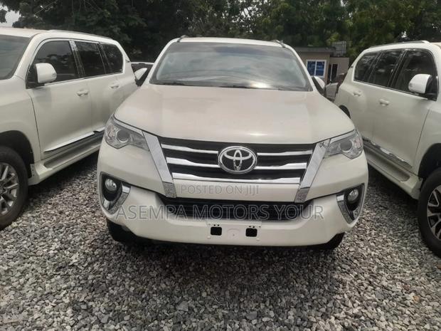 Toyota Fortuner 2.7 RWD 2017 White
