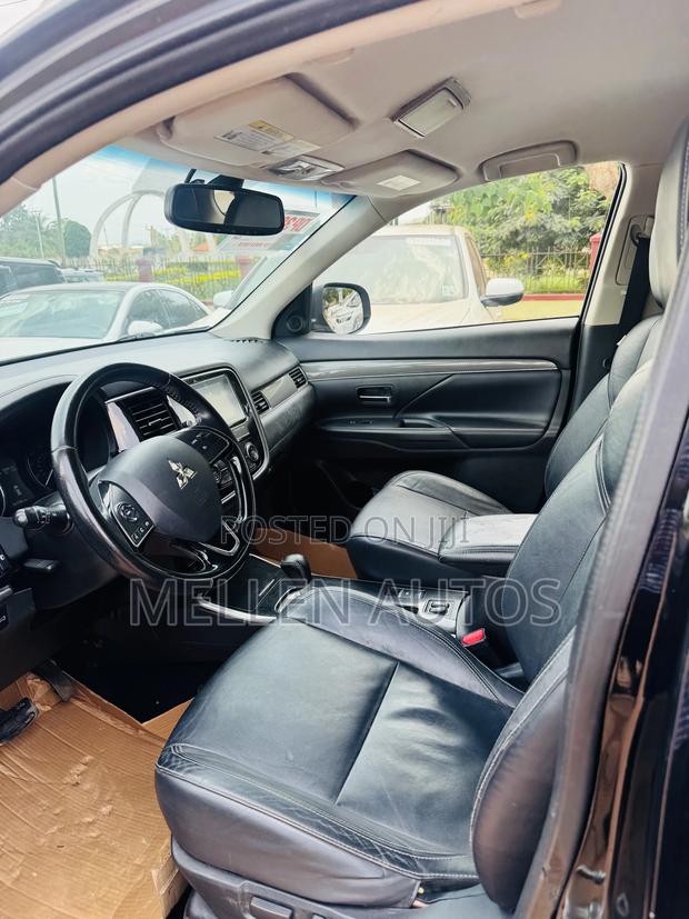 Mitsubishi Outlander 2.0 PHEV AWD 2019 Black