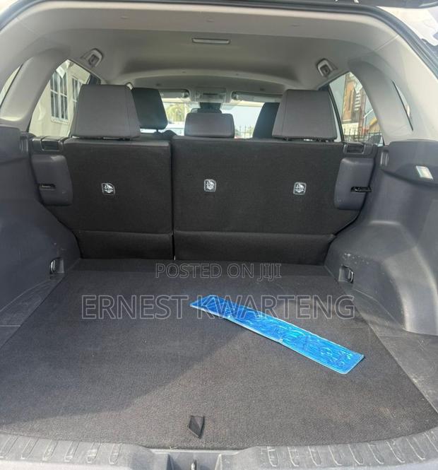 Toyota RAV4 LE AWD 2024 White