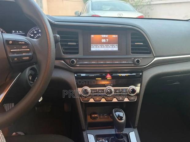 Hyundai Elantra SE 2020 Gray