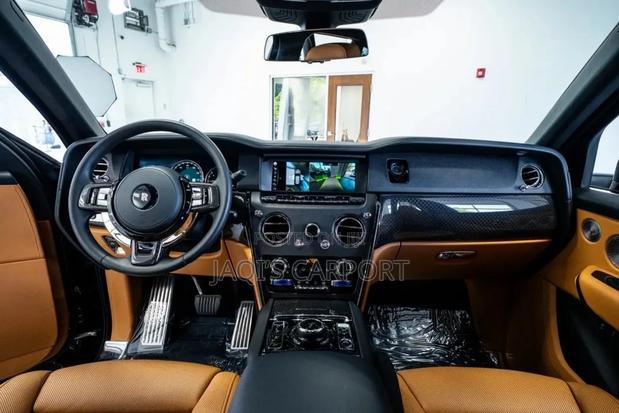 Rolls-Royce Cullinan Black Badge 2024 Black