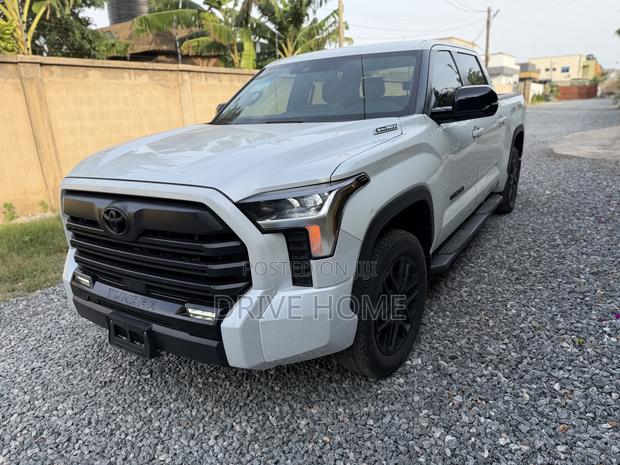 Toyota Tundra Limited Double Cab 6.5' Bed 2024 White