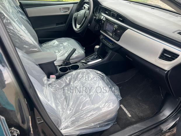 Toyota Corolla LE 4dr Sedan (1.8L 4cyl CVT) 2016 Black