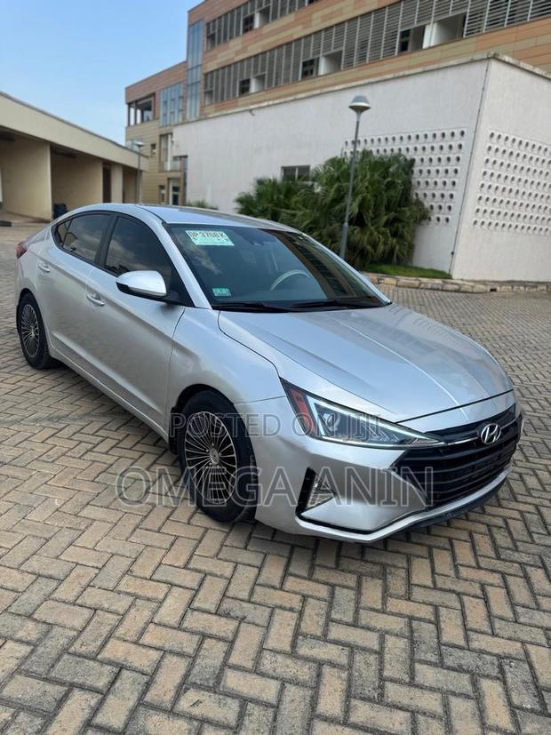 Hyundai Elantra Sport 2019 White