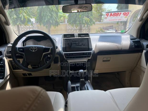 Toyota Land Cruiser Prado 2023 White