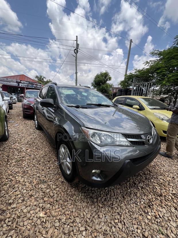 Toyota RAV4 LE AWD (2.5L 4cyl 6A) 2016 Gray