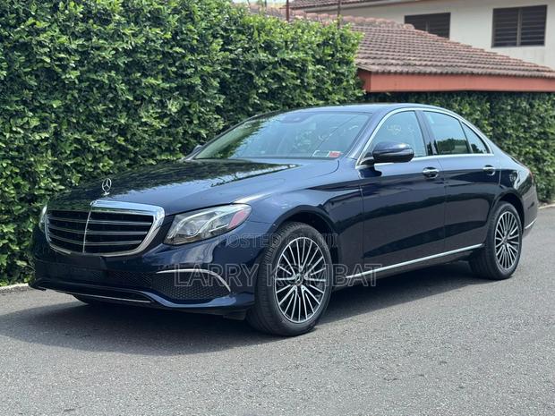 Mercedes-Benz E300 2018 Blue