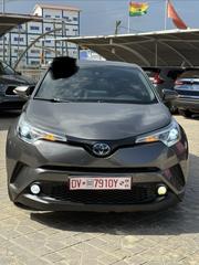 Toyota C-HR XLE FWD Sport Utility (2.0L 4cyl 2AM) 2018 Gray for sale