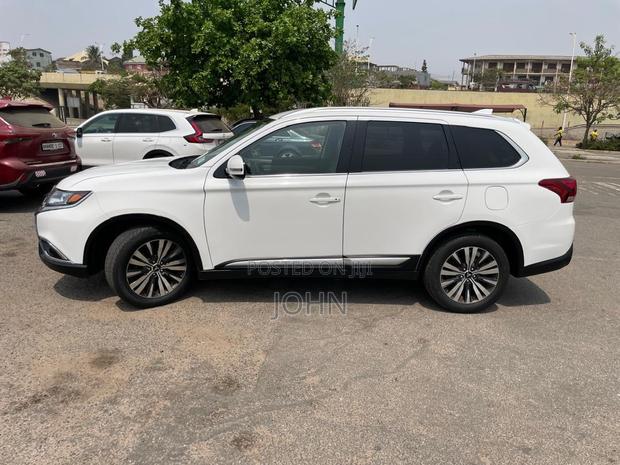 Mitsubishi Outlander SEL AWC 2019 White
