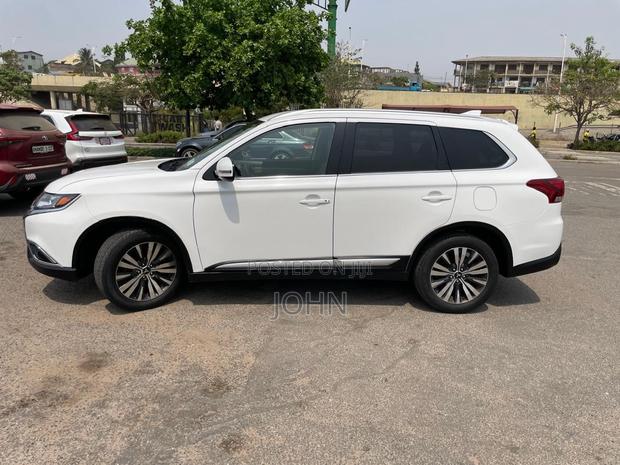 Mitsubishi Outlander SEL AWC 2019 White