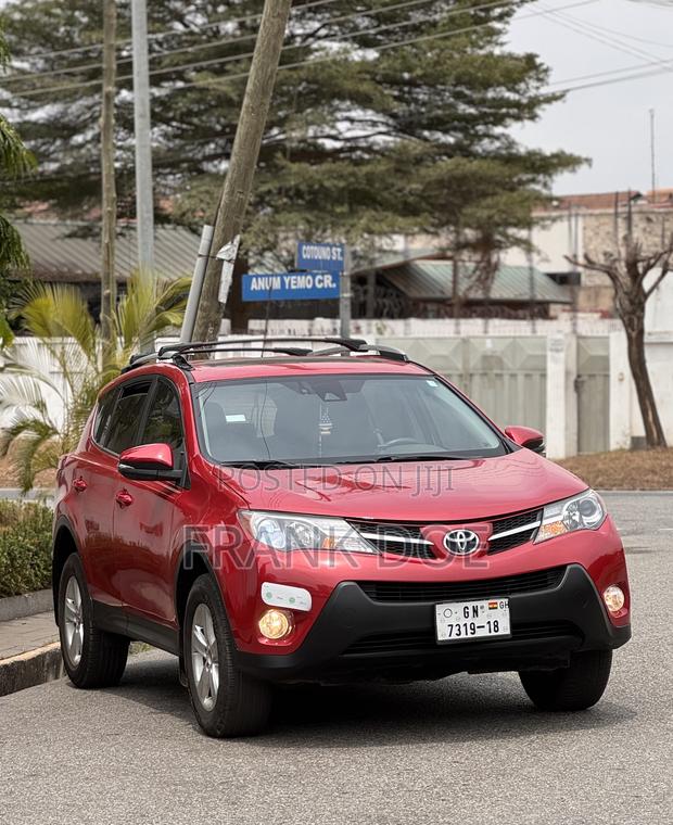 Toyota RAV4 XLE 4dr SUV AWD (2.5L 4cyl 6A) 2015 Red