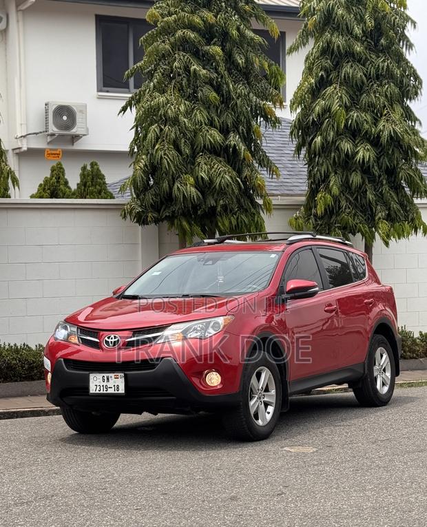 Toyota RAV4 XLE 4dr SUV AWD (2.5L 4cyl 6A) 2015 Red