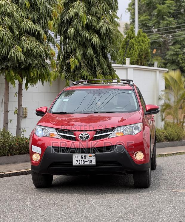 Toyota RAV4 XLE 4dr SUV AWD (2.5L 4cyl 6A) 2015 Red