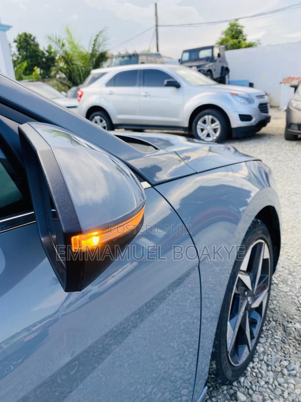 Hyundai Elantra 2022 Blue