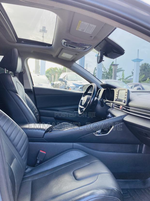 Hyundai Elantra 2022 Blue