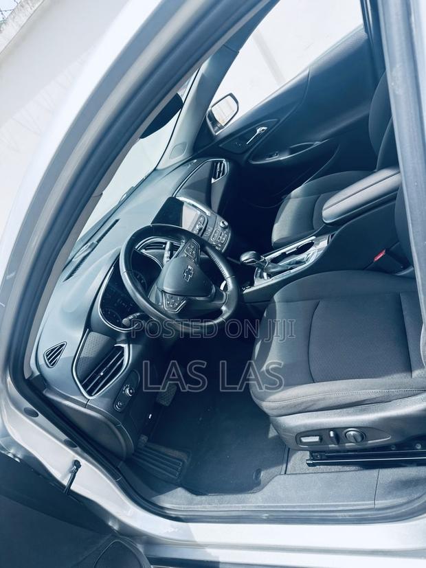 Chevrolet Malibu 2021 Silver