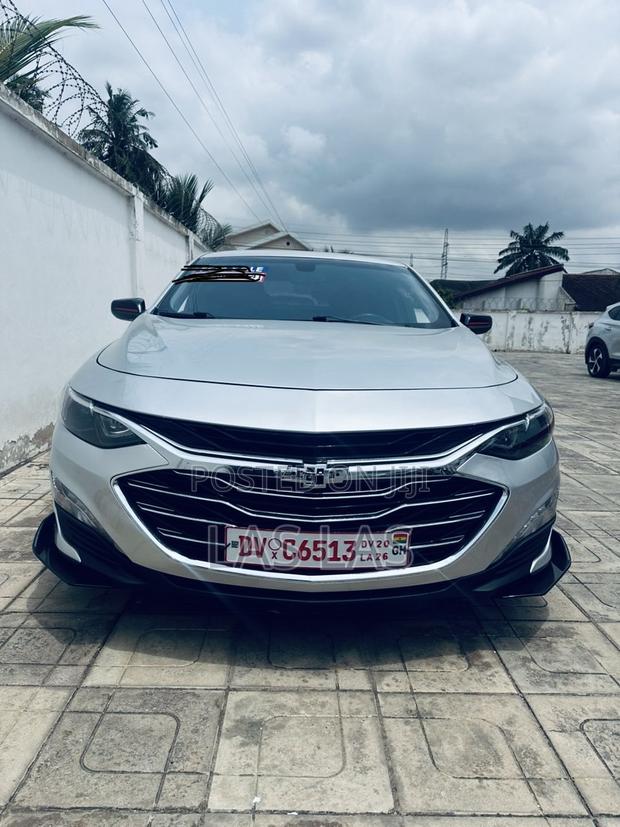 Chevrolet Malibu 2021 Silver