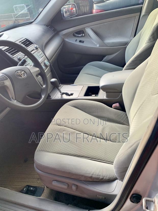 Toyota Camry 2010 Silver