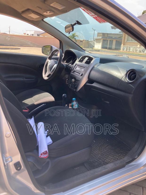 Nissan Versa 2015 Silver